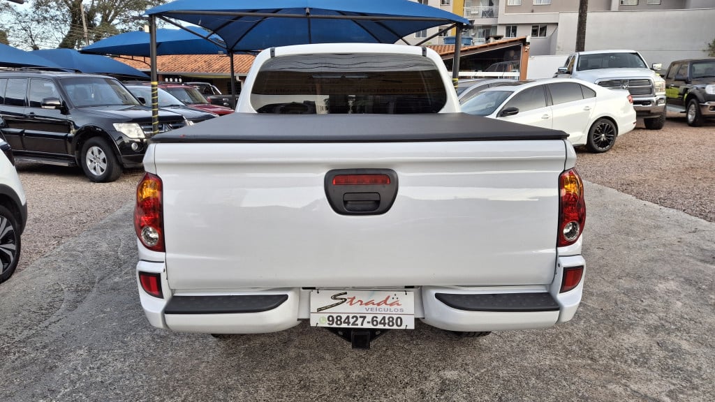 Imagem do veículo MITSUBISHI L200 TRITON 3.2 GL 4X4 CD 16V TURBO INTERCOLER DIESEL 4P MANUAL