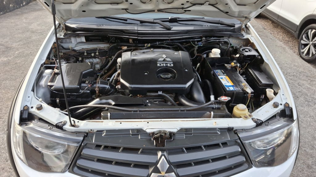 Imagem do veículo MITSUBISHI L200 TRITON 3.2 GL 4X4 CD 16V TURBO INTERCOLER DIESEL 4P MANUAL