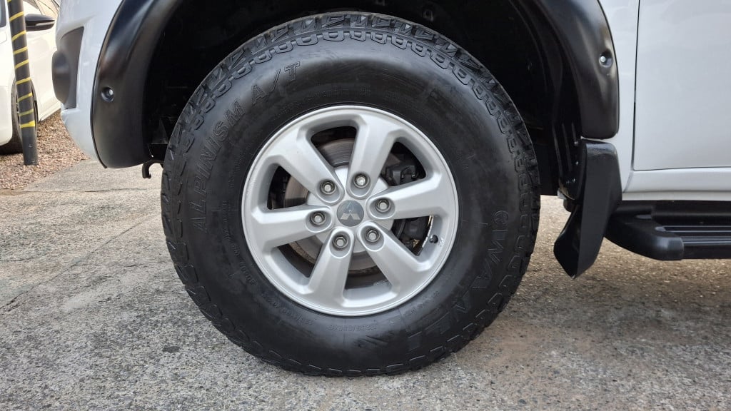 Imagem do veículo MITSUBISHI L200 TRITON 3.2 GL 4X4 CD 16V TURBO INTERCOLER DIESEL 4P MANUAL