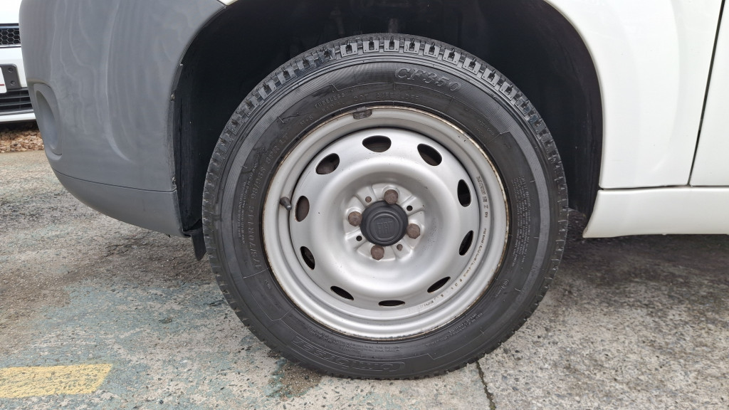 Imagem do veículo FIAT FIORINO 1.4 MPI FURGÃO HARD WORKING 8V FLEX 2P MANUAL