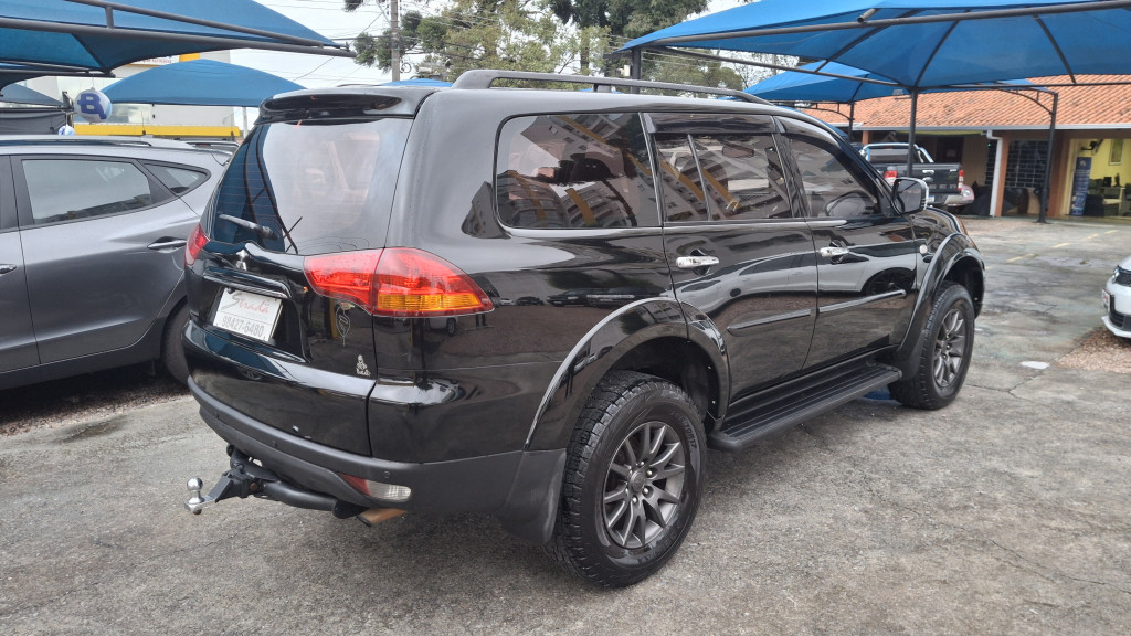 Imagem do veículo MITSUBISHI PAJERO DAKAR 3.2 HPE 4X4 7 LUGARES 16V TURBO INTERCOOLER DIESEL 4P AUTOMÁTICO