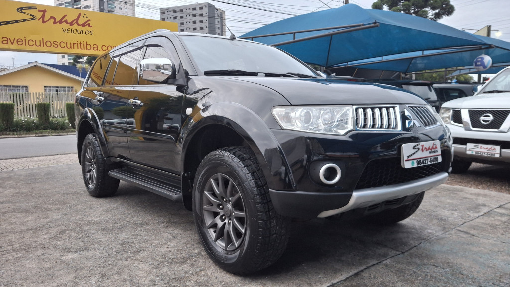 Imagem do veículo MITSUBISHI PAJERO DAKAR 3.2 HPE 4X4 7 LUGARES 16V TURBO INTERCOOLER DIESEL 4P AUTOMÁTICO