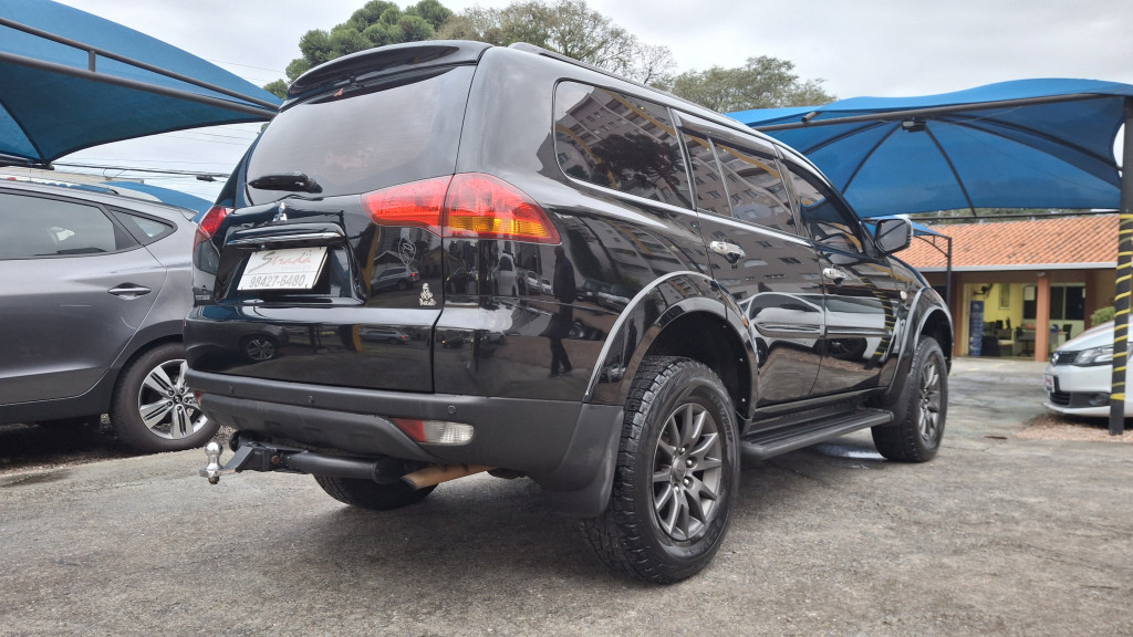 Imagem do veículo MITSUBISHI PAJERO DAKAR 3.2 HPE 4X4 7 LUGARES 16V TURBO INTERCOOLER DIESEL 4P AUTOMÁTICO