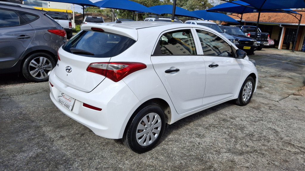 Imagem do veículo HYUNDAI HB20 1.0 COMFORT 12V FLEX 4P MANUAL