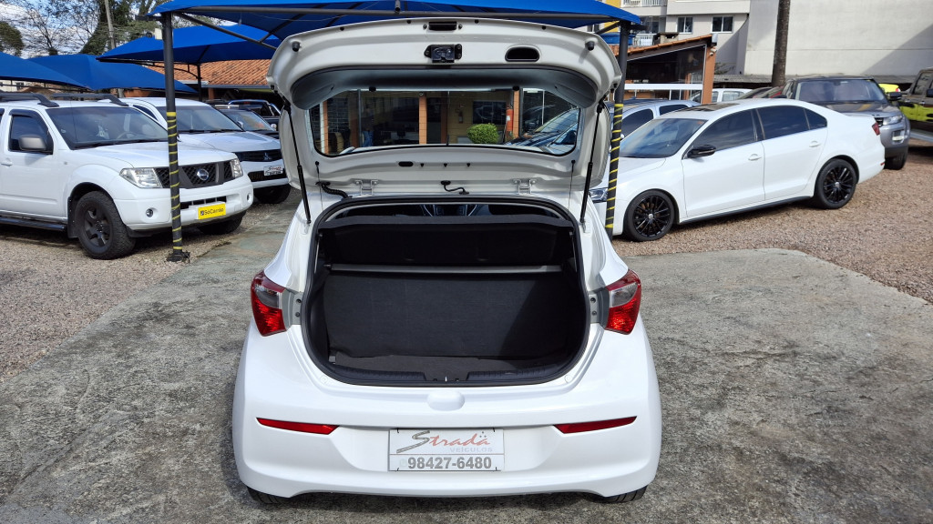 Imagem do veículo HYUNDAI HB20 1.0 COMFORT 12V FLEX 4P MANUAL