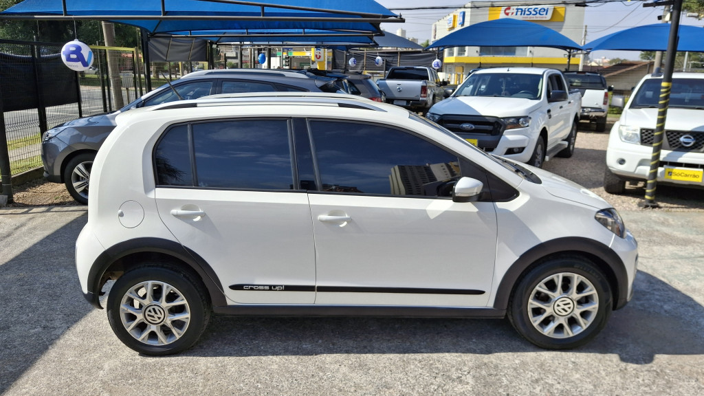 Imagem do veículo VOLKSWAGEN CROSS UP 1.0 TSI 12V FLEX 4P MANUAL