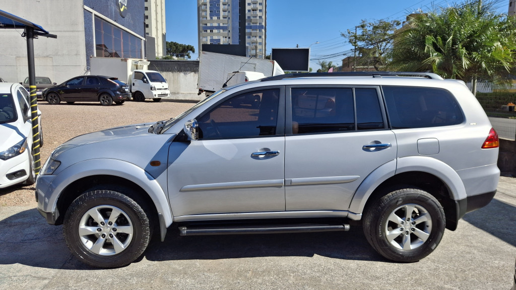 Imagem do veículo MITSUBISHI PAJERO DAKAR 3.2 HPE 4X4 7 LUGARES 16V TURBO INTERCOOLER DIESEL 4P AUTOMÁTICO