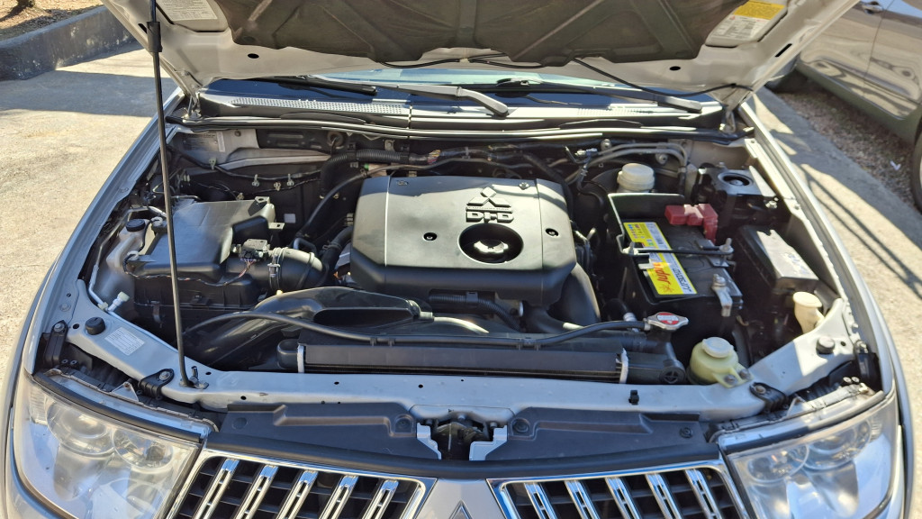 Imagem do veículo MITSUBISHI PAJERO DAKAR 3.2 HPE 4X4 7 LUGARES 16V TURBO INTERCOOLER DIESEL 4P AUTOMÁTICO