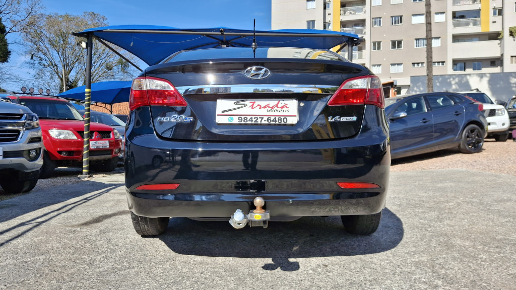 Imagem do veículo HYUNDAI HB20S 1.6 COMFORT PLUS 16V FLEX 4P MANUAL