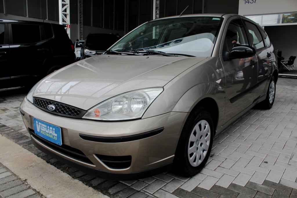 FORD FOCUS 1.6 4P MANUAL - 2006 - PRATA FORD FOCUS 1.6 4P MANUAL - 2006 - PRATA