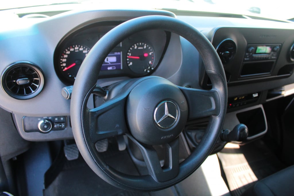 Imagem do veículo MERCEDES-BENZ SPRINTER 416 CARROCERIA 2.2 TURBO DIESEL MANUAL - 2022 - BRANCO