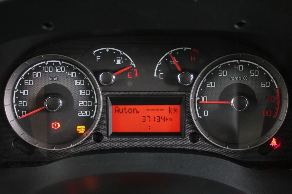Imagem do veículo FIAT DOBLO ESSENCE 1.8 7L MANUAL - 2021 - BRANCO