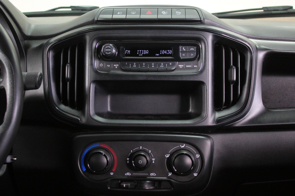 Imagem do veículo FIAT STRADA FREEDOM 1.3 CD MANUAL - 2022 - PRATA