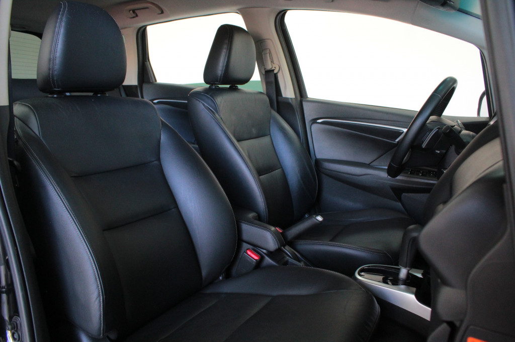 Imagem do veículo HONDA FIT EXL 1.5 AUTOMÁTICO CVT - 2018 - PRETO