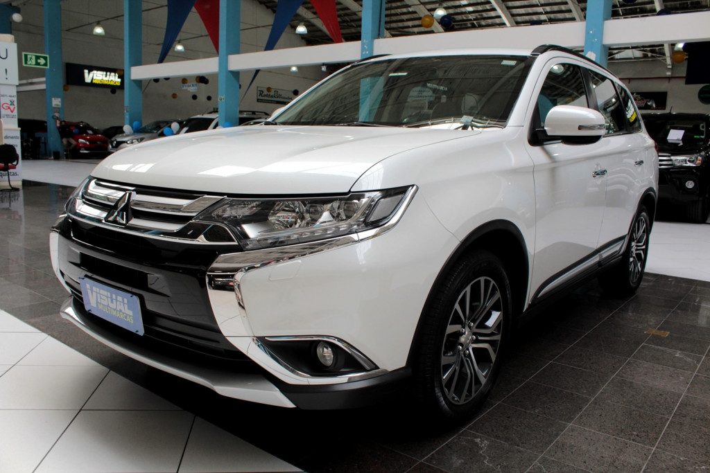 MITSUBISHI OUTLANDER 2.2 TURBO DIESEL AWD 7L 4P AUTOMÁTICO 6M - 2016 - BRANCO PÉROLA MITSUBISHI OUTLANDER 2.2 TURBO DIESEL AWD 7L 4P AUTOMÁTICO 6M - 2016 - BRANCO PÉROLA