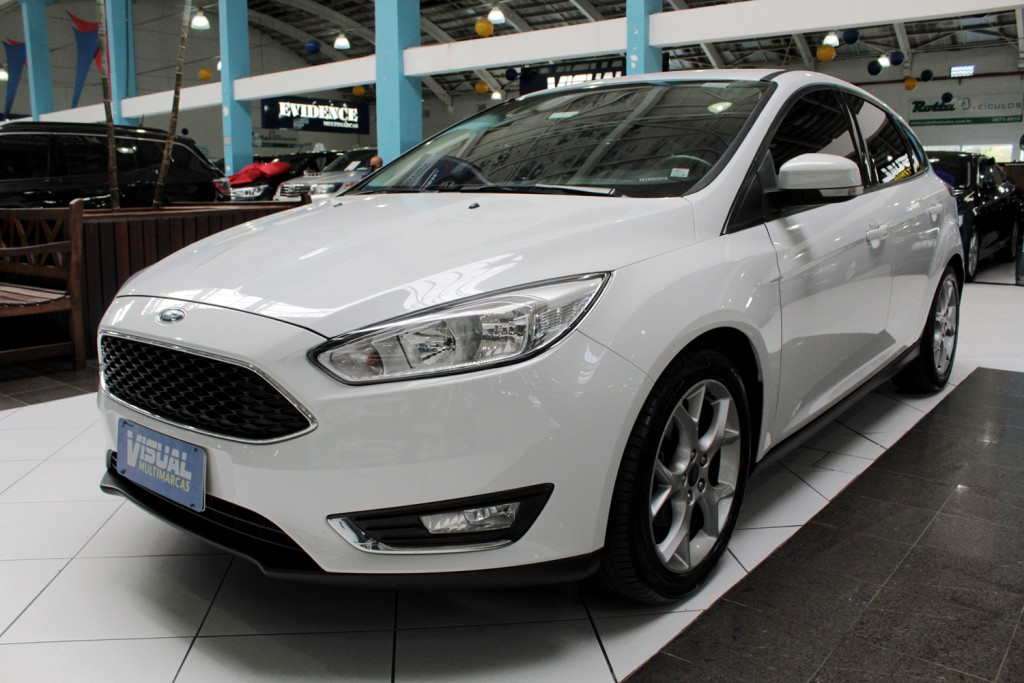 FORD FOCUS 2.0 SE PLUS FLEX 4P AUTOMATIZADO 6M - 2016 - BRANCO FORD FOCUS 2.0 SE PLUS FLEX 4P AUTOMATIZADO 6M - 2016 - BRANCO