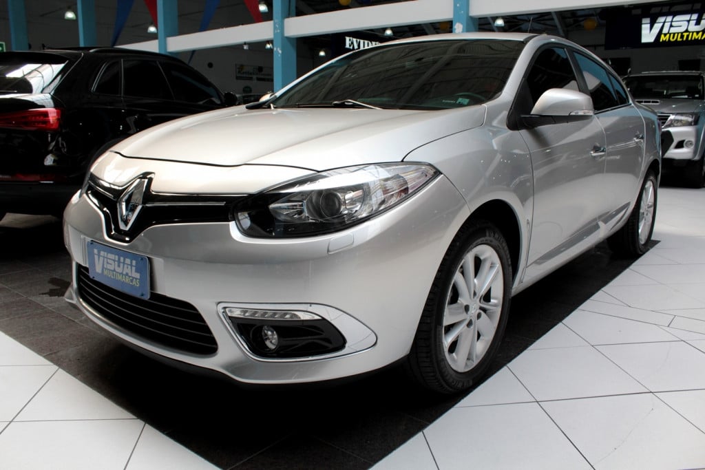 RENAULT FLUENCE 2.0 PRIVILÉGE FLEX 4P AUTOMÁTICO CVT - 2015 - PRATA RENAULT FLUENCE 2.0 PRIVILÉGE FLEX 4P AUTOMÁTICO CVT - 2015 - PRATA