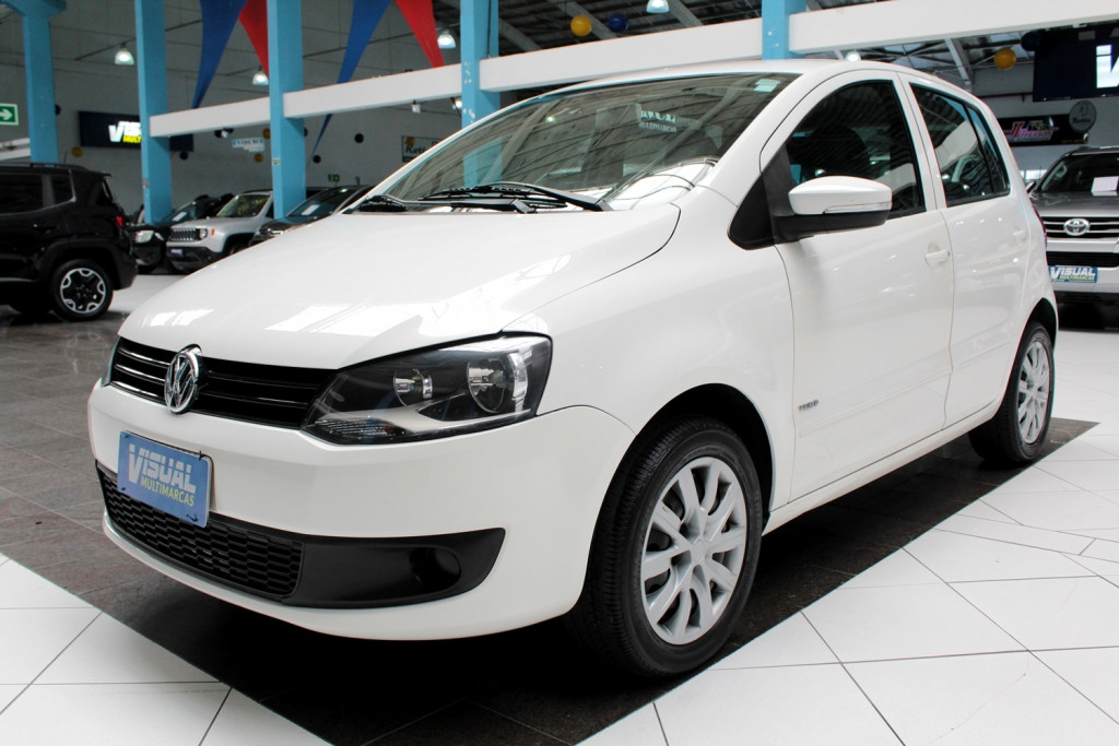 VOLKSWAGEN FOX 1.0 GII 4P FLEX MANUAL - 2011 - BRANCO VOLKSWAGEN FOX 1.0 GII 4P FLEX MANUAL - 2011 - BRANCO