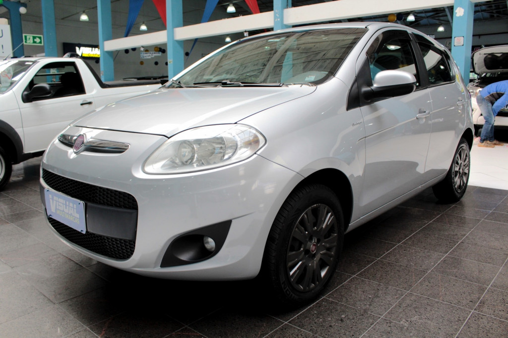 FIAT PALIO 1.6 ESSENCE 4P AUTOMATIZADO 5M - 2014 - PRATA FIAT PALIO 1.6 ESSENCE 4P AUTOMATIZADO 5M - 2014 - PRATA