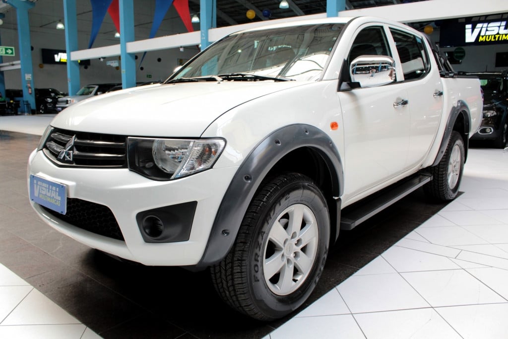 MITSUBISHI L200 TRITON 3.2 GL 4X4 CD TURBO DIESEL 4P MANUAL - 2018 - BRANCO MITSUBISHI L200 TRITON 3.2 GL 4X4 CD TURBO DIESEL 4P MANUAL - 2018 - BRANCO