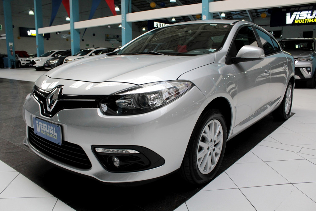 RENAULT FLUENCE 2.0 DYNAMIQUE PLUS FLEX 4P AUTOMÁTICO CVT 6M - 2017 - PRATA RENAULT FLUENCE 2.0 DYNAMIQUE PLUS FLEX 4P AUTOMÁTICO CVT 6M - 2017 - PRATA