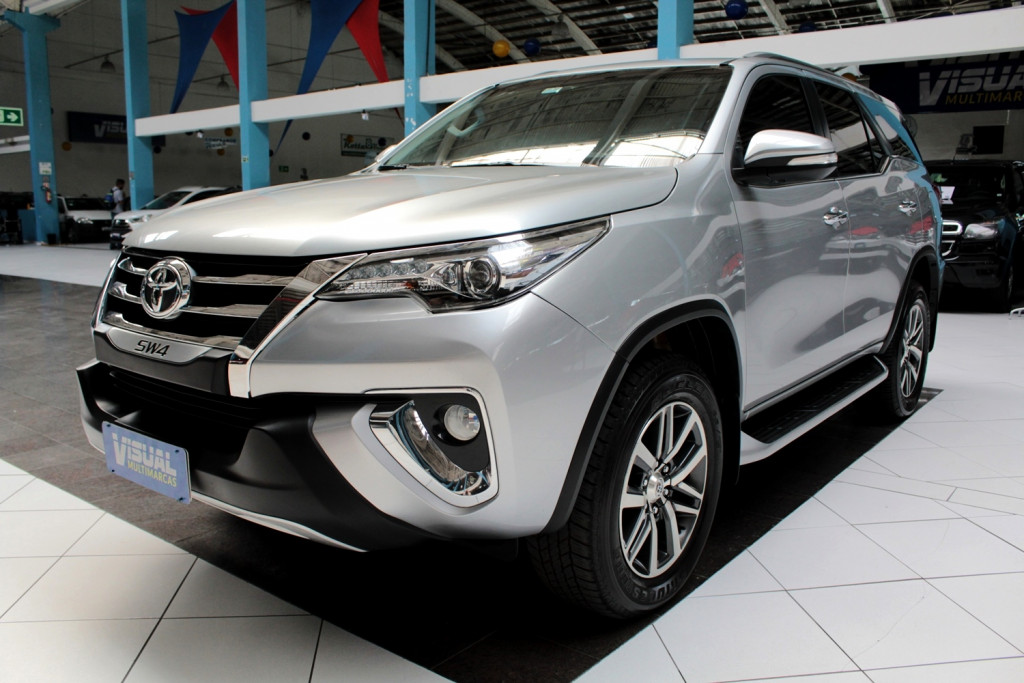 TOYOTA HILUX SW4 2.8 SRX 4X4 7L TURBO DIESEL 4P AUTOMÁTICO 6M - 2016 - PRATA TOYOTA HILUX SW4 2.8 SRX 4X4 7L TURBO DIESEL 4P AUTOMÁTICO 6M - 2016 - PRATA