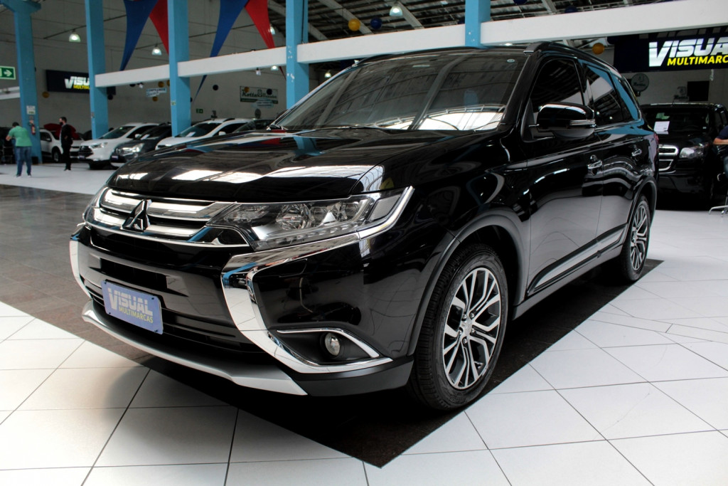 MITSUBISHI OUTLANDER 2.2 TURBO DIESEL AWD 7L 4P AUTOMÁTICO 6M - 2016 - PRETO MITSUBISHI OUTLANDER 2.2 TURBO DIESEL AWD 7L 4P AUTOMÁTICO 6M - 2016 - PRETO