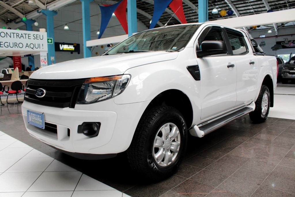 FORD RANGER 2.5 XLS 4X2 CD FLEX 4P MANUAL - 2015 - BRANCO FORD RANGER 2.5 XLS 4X2 CD FLEX 4P MANUAL - 2015 - BRANCO
