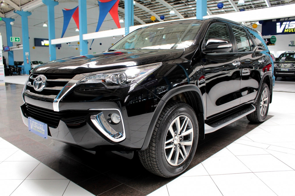 TOYOTA HILUX SW4 2.8 SRX 4X4 CD TURBO DIESEL 4P AUTOMÁTICO 6M - 2017 - PRETO TOYOTA HILUX SW4 2.8 SRX 4X4 CD TURBO DIESEL 4P AUTOMÁTICO 6M - 2017 - PRETO