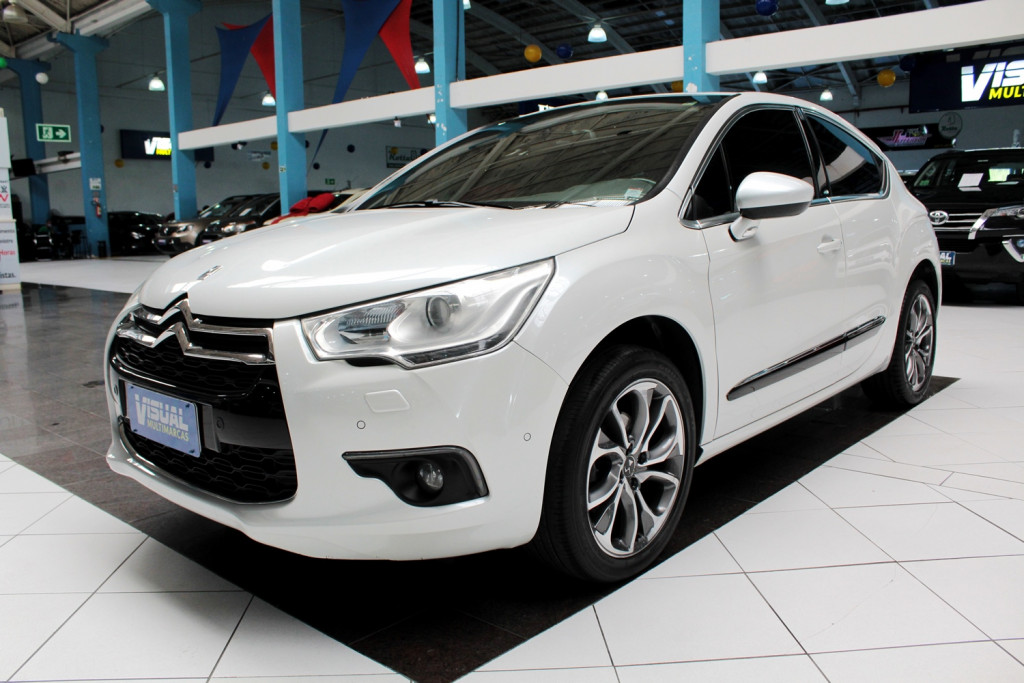 CITROËN DS4 1.6 TURBO 4P AUTOMÁTICO 6M - 2014 - BRANCO PÉROLA CITROËN DS4 1.6 TURBO 4P AUTOMÁTICO 6M - 2014 - BRANCO PÉROLA