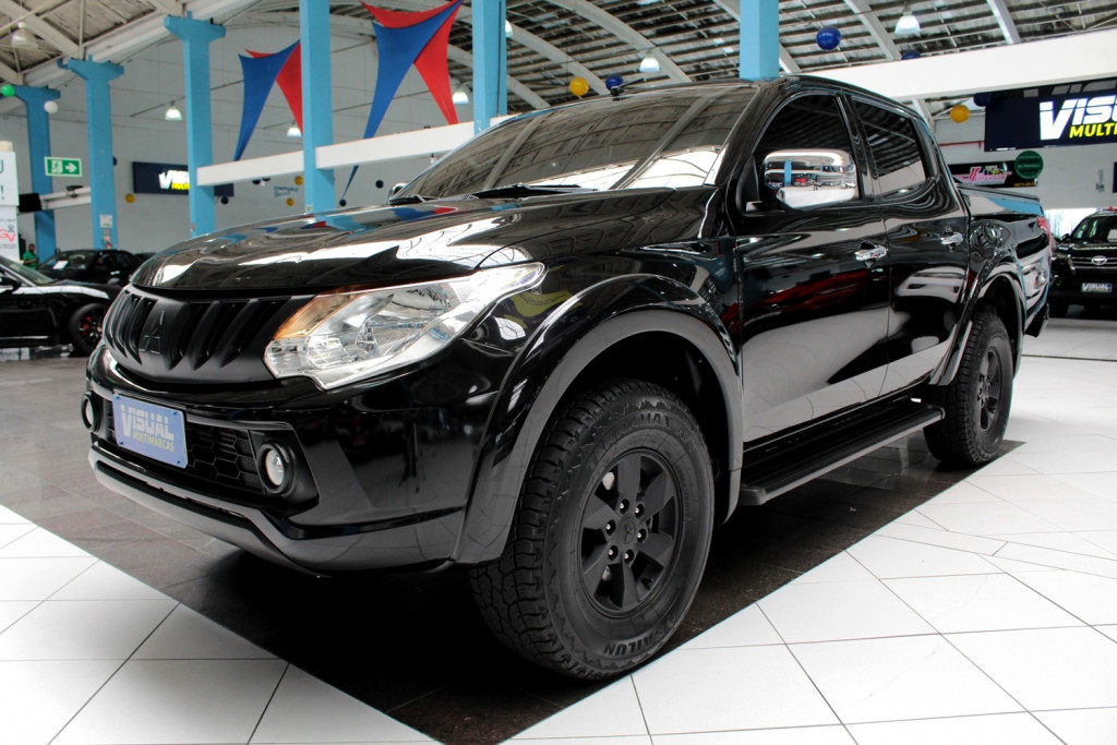 MITSUBISHI L200 TRITON 2.4 SPORT HPE TURBO DIESEL 4X4 CD 4P AUTOMÁTICO 5M - 2017 - PRETO MITSUBISHI L200 TRITON 2.4 SPORT HPE TURBO DIESEL 4X4 CD 4P AUTOMÁTICO 5M - 2017 - PRETO