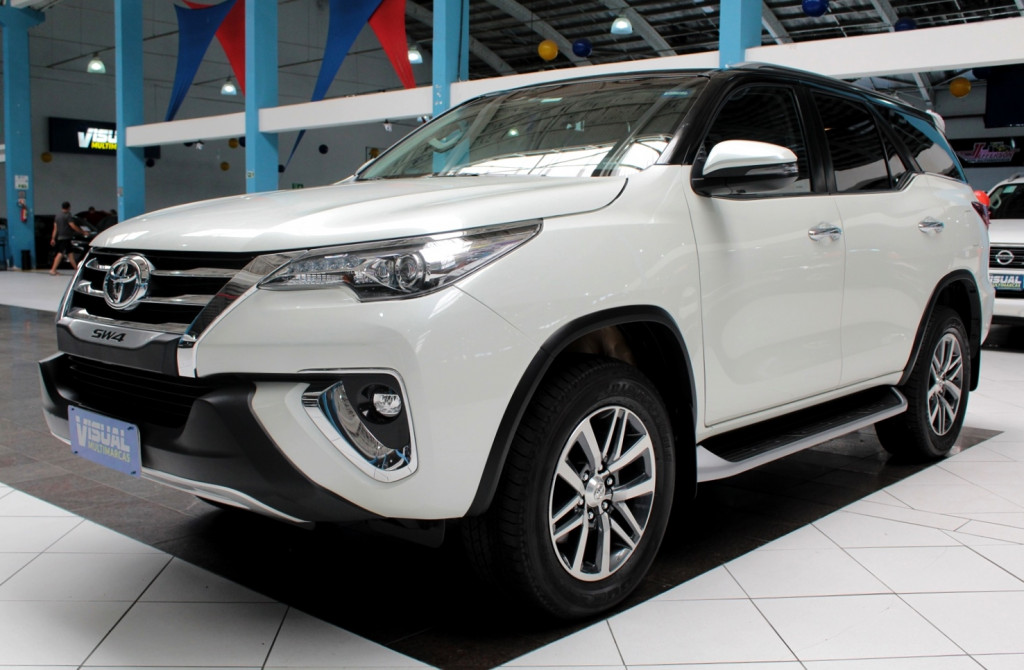 TOYOTA HILUX SW4 2.8 SRX 4X4 7L TURBO DIESEL 4P AUTOMÁTICO 6M - 2019 - BRANCO PÉROLA TOYOTA HILUX SW4 2.8 SRX 4X4 7L TURBO DIESEL 4P AUTOMÁTICO 6M - 2019 - BRANCO PÉROLA