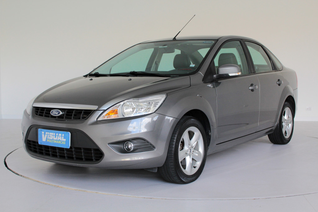 FORD FOCUS 2.0 FLEX 4P AUTOMÁTICO - 2011 - CINZA FORD FOCUS 2.0 FLEX 4P AUTOMÁTICO - 2011 - CINZA