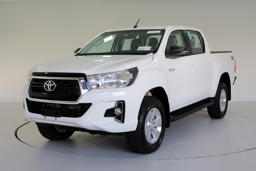 TOYOTA HILUX 2.8 SR 4X4 CD TURBO DIESEL 4P AUTOMÁTICO 6M - 2020 - BRANCO TOYOTA HILUX 2.8 SR 4X4 CD TURBO DIESEL 4P AUTOMÁTICO 6M - 2020 - BRANCO