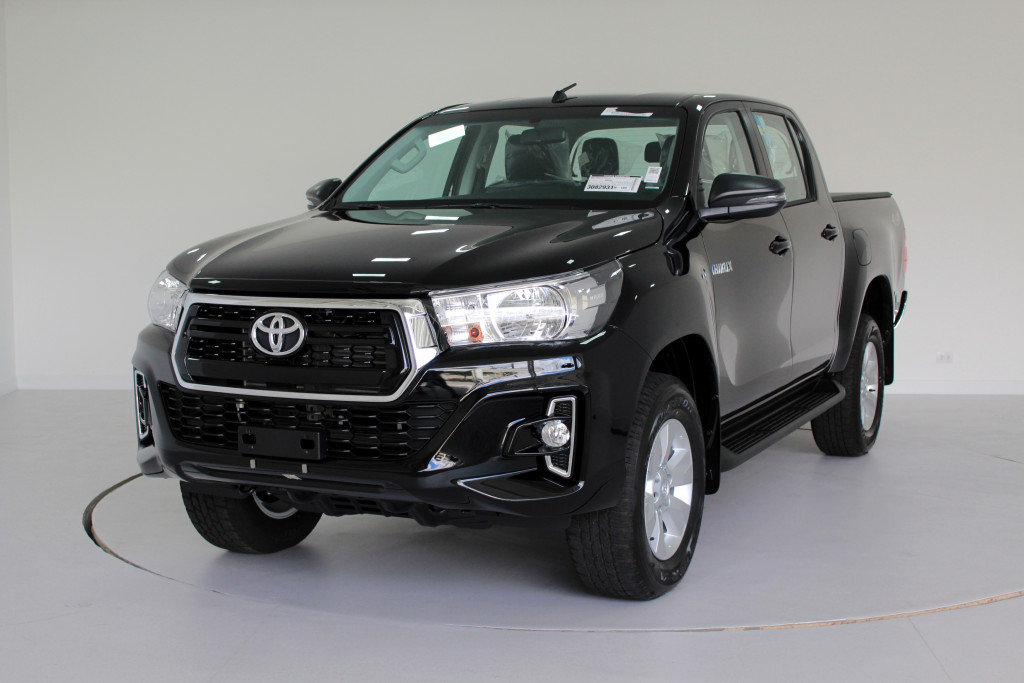 TOYOTA HILUX 2.8 SR 4X4 CD TURBO DIESEL 4P AUTOMÁTICO 6M - 2020 - PRETO TOYOTA HILUX 2.8 SR 4X4 CD TURBO DIESEL 4P AUTOMÁTICO 6M - 2020 - PRETO
