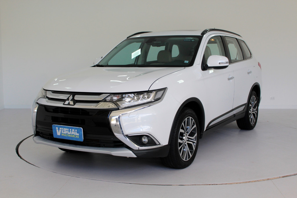 MITSUBISHI OUTLANDER 2.2 AWD 7L TURBO DIESEL 4P AUTOMÁTICO 6M - 2016 - BRANCO PÉROLA MITSUBISHI OUTLANDER 2.2 AWD 7L TURBO DIESEL 4P AUTOMÁTICO 6M - 2016 - BRANCO PÉROLA