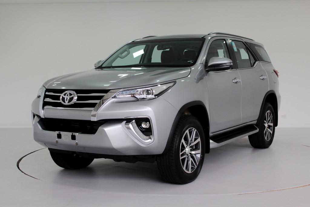 TOYOTA HILUX SW4 2.8 SRX 4X4 7L TURBO DIESEL 4P AUTOMÁTICO 6M - 2020 - PRATA TOYOTA HILUX SW4 2.8 SRX 4X4 7L TURBO DIESEL 4P AUTOMÁTICO 6M - 2020 - PRATA