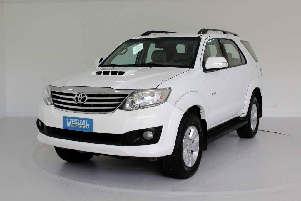 TOYOTA HILUX SW4 3.0 SRV 4X4 7L TURBO DIESEL 4P AUTOMÁTICO - 2012 - BRANCO TOYOTA HILUX SW4 3.0 SRV 4X4 7L TURBO DIESEL 4P AUTOMÁTICO - 2012 - BRANCO