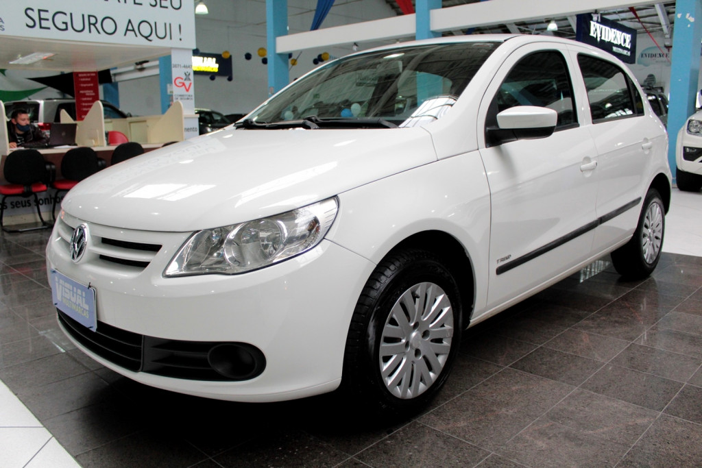VOLKSWAGEN GOL 1.0 TOTALFLEX 4P MANUAL - 2011 - BRANCO VOLKSWAGEN GOL 1.0 TOTALFLEX 4P MANUAL - 2011 - BRANCO