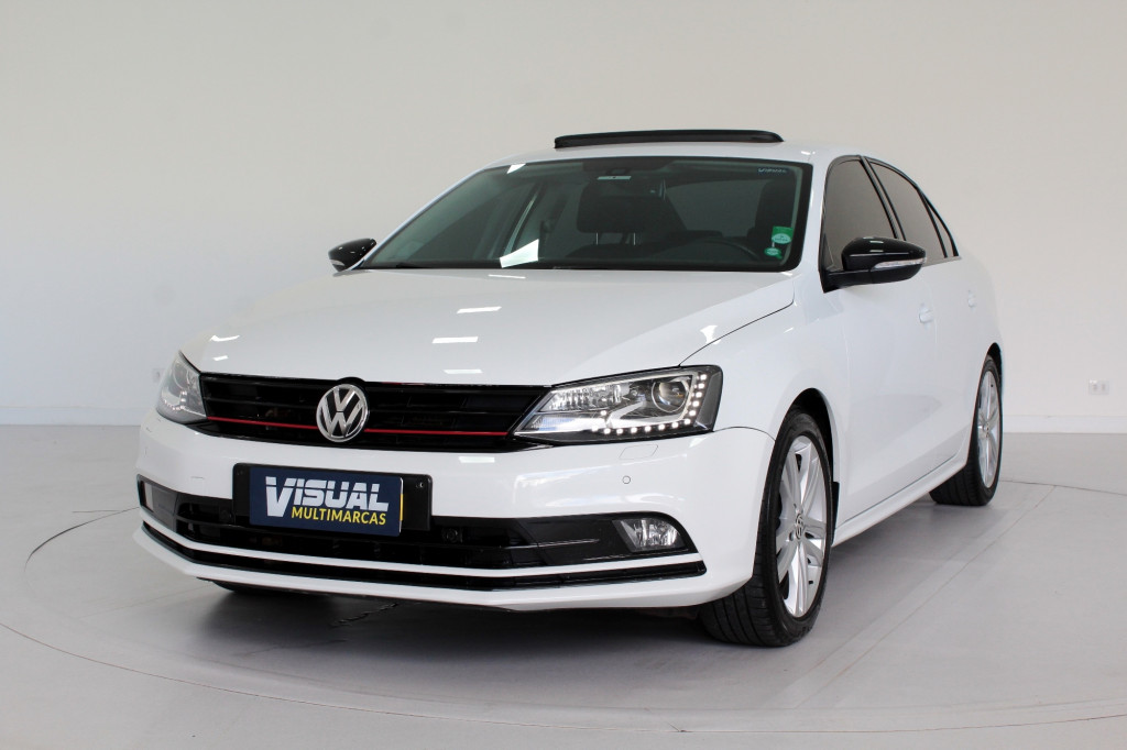 VOLKSWAGEN JETTA 2.0 TSI HIGHLINE 4P AUTOMÁTIZADO 6M - 2016 - BRANCO VOLKSWAGEN JETTA 2.0 TSI HIGHLINE 4P AUTOMÁTIZADO 6M - 2016 - BRANCO
