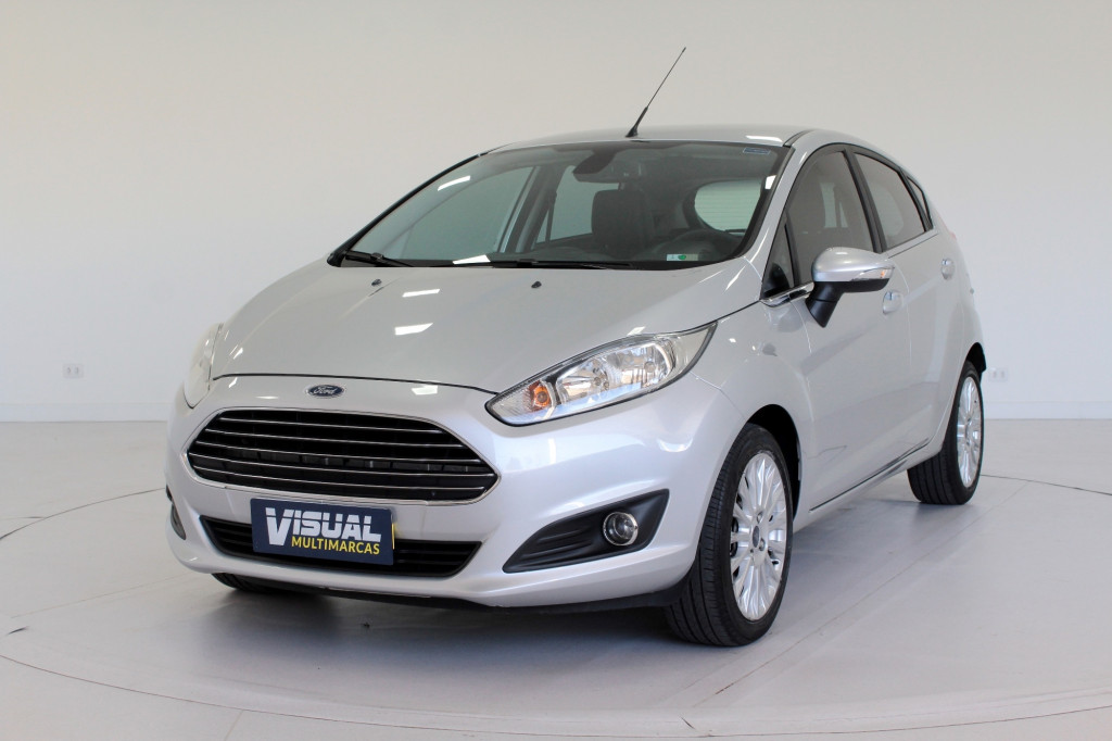FORD NEW FIESTA 1.6 TITANIUM FLEX AUTOMÁTIZADO 6M - 2015 - PRATA FORD NEW FIESTA 1.6 TITANIUM FLEX AUTOMÁTIZADO 6M - 2015 - PRATA