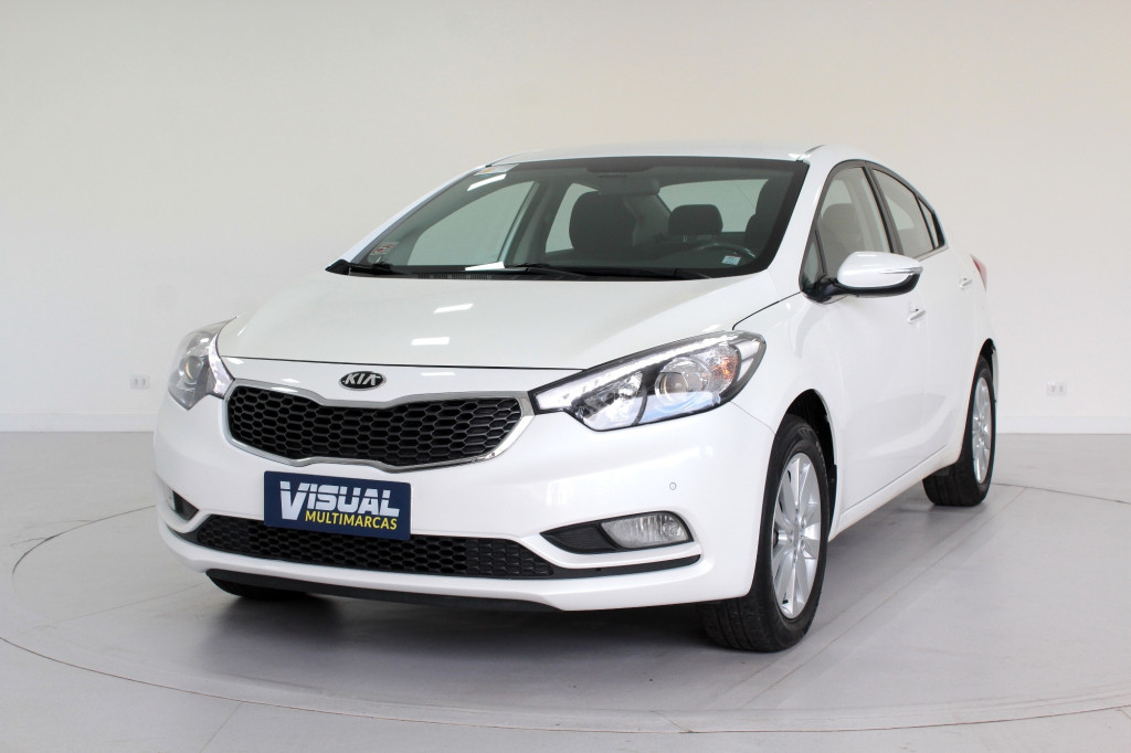KIA CERATO 1.6 4P AUTOMÁTICO 6M - 2016 - BRANCO KIA CERATO 1.6 4P AUTOMÁTICO 6M - 2016 - BRANCO