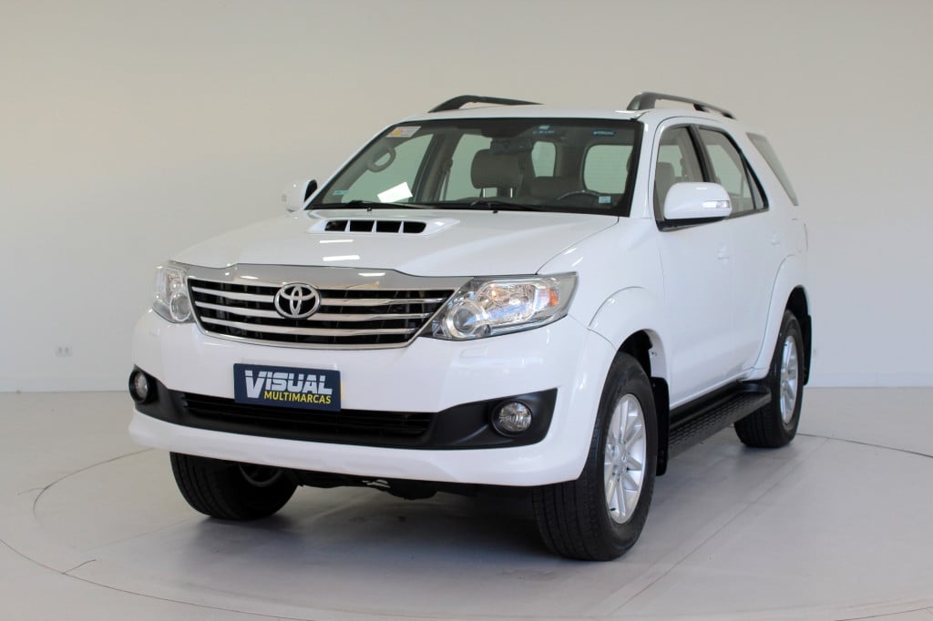 TOYOTA HILUX SW4 3.0 SRV 4X4 TURBO DIESEL 4P AUTOMÁTICO - 2015 - BRANCO TOYOTA HILUX SW4 3.0 SRV 4X4 TURBO DIESEL 4P AUTOMÁTICO - 2015 - BRANCO