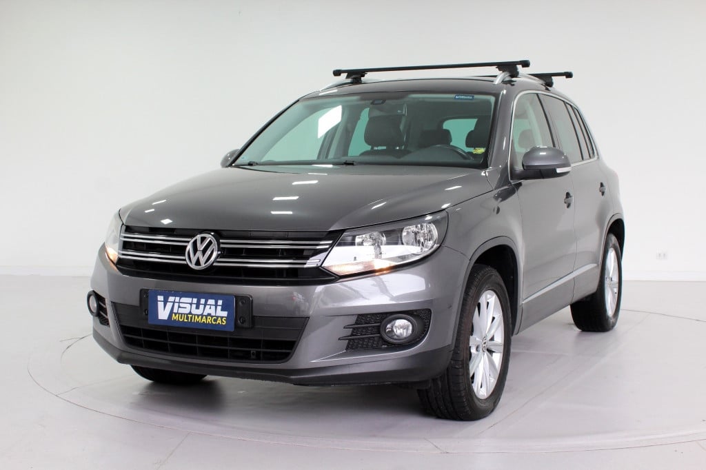 VOLKSWAGEN TIGUAN 2.0 TURBO AUTOMÁTICO 6M - 2015 - CINZA VOLKSWAGEN TIGUAN 2.0 TURBO AUTOMÁTICO 6M - 2015 - CINZA