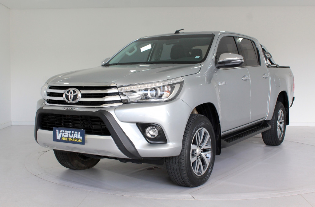 TOYOTA HILUX 2.8 SRX TURBO DIESEL CD 4X4 AUTOMÁTICO 6M - 2018 - PRATA TOYOTA HILUX 2.8 SRX TURBO DIESEL CD 4X4 AUTOMÁTICO 6M - 2018 - PRATA