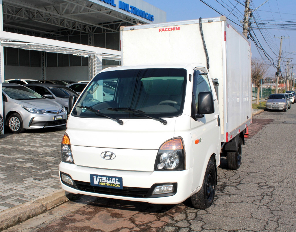 HYUNDAI HR 2.5 HD TURBO DIESEL MANUAL 6M - 2017 - BRANCO HYUNDAI HR 2.5 HD TURBO DIESEL MANUAL 6M - 2017 - BRANCO