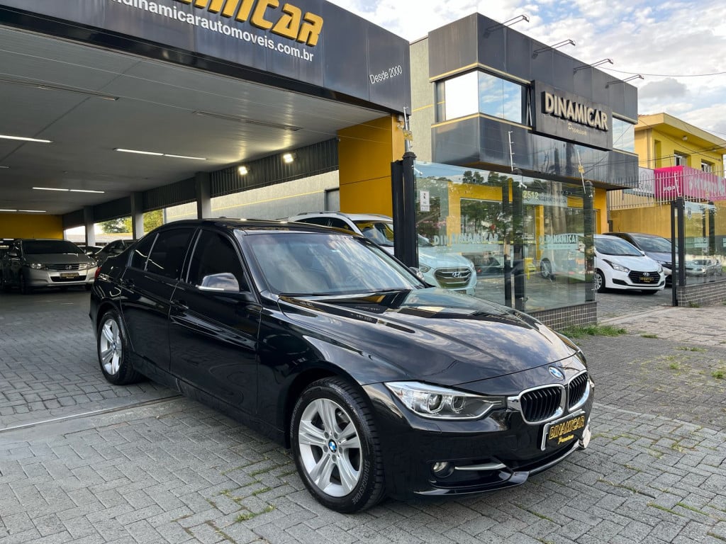 Imagem do veículo BMW 320i 2.0 TB FLEX SPORT AT + TETO SOLAR! 58.000 KM! NOVÍSSIMA!