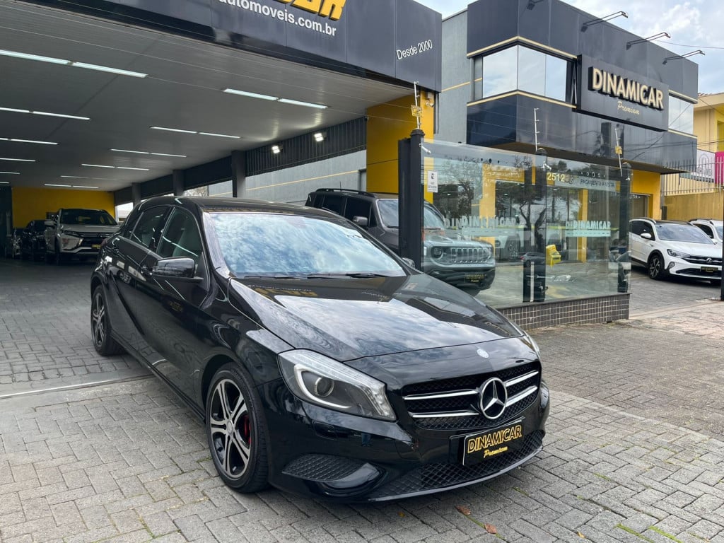 Imagem do veículo MERCEDES A 200 1.6 TURBO FLEX AT! APENAS 75.000 KM! NOVA!