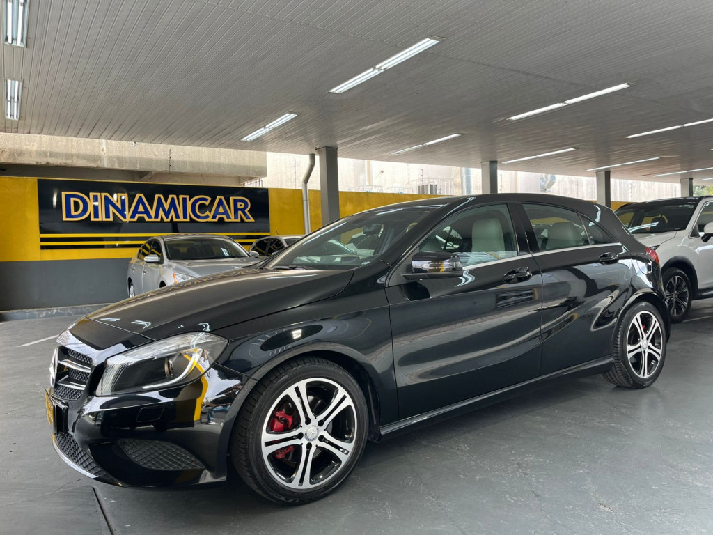 Imagem do veículo MERCEDES A 200 1.6 TURBO FLEX AT! APENAS 75.000 KM! NOVA!