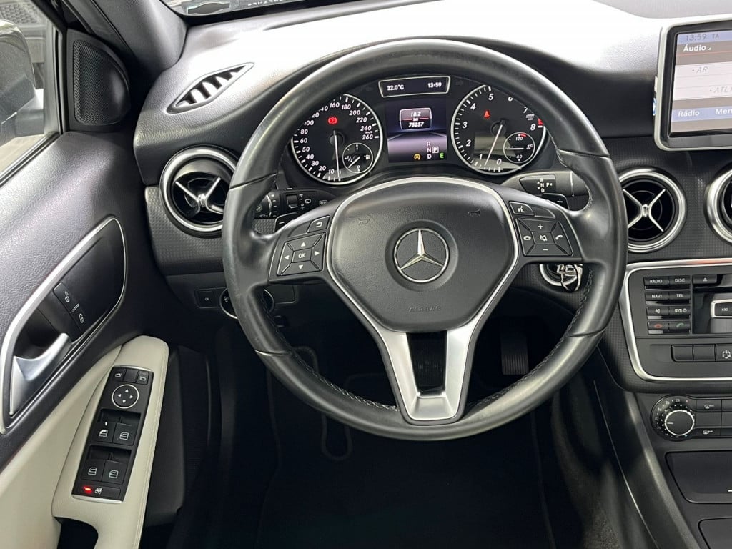 Imagem do veículo MERCEDES A 200 1.6 TURBO FLEX AT! APENAS 75.000 KM! NOVA!